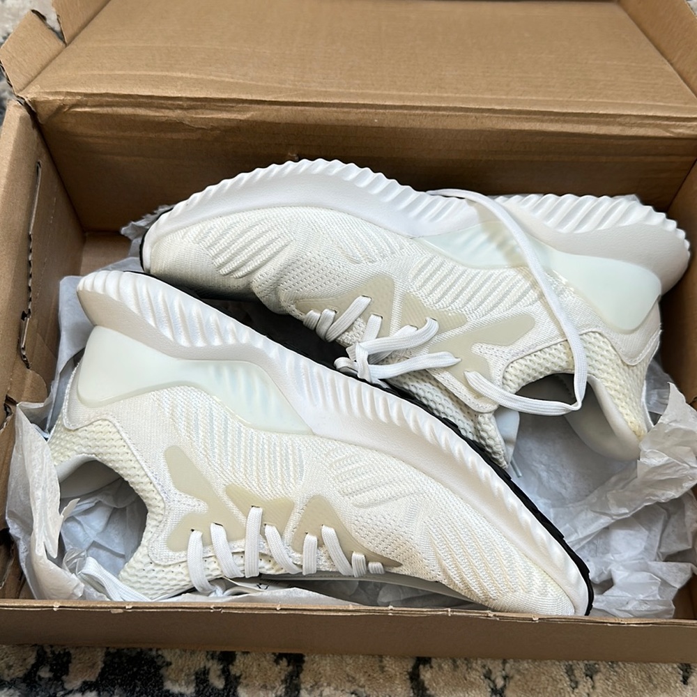 Adidas Sneakers